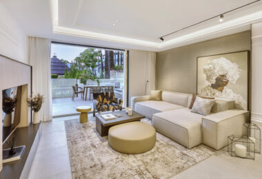 Datura 1 is a stunning recently-refurbished ground floor apartment with a prime location within the Puente Romano Resort on Marbella’s Golden Mile.
