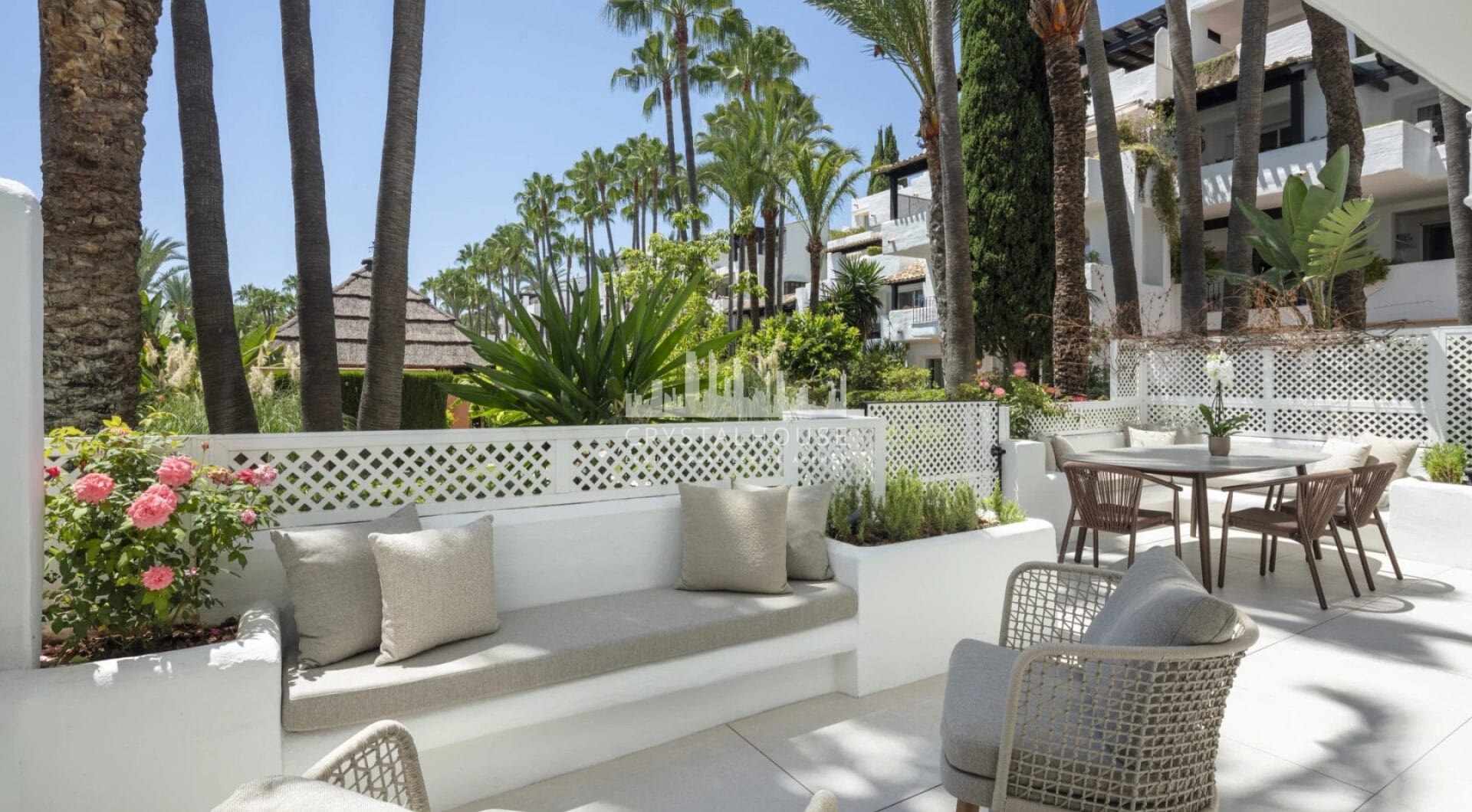 Datura 1 is a stunning recently-refurbished ground floor apartment with a prime location within the Puente Romano Resort on Marbella’s Golden Mile.