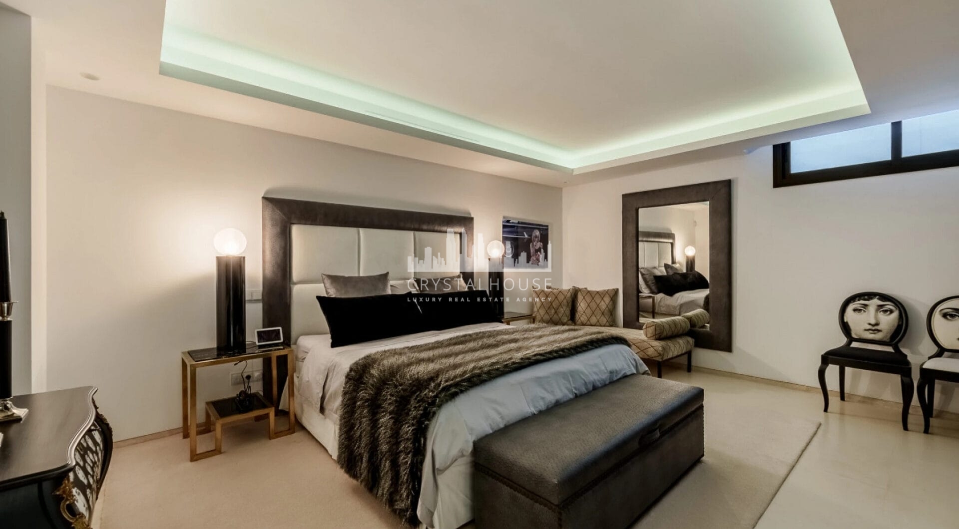 Welcome to Los Olivos 5, a modern masterpiece nestled in the heart of Nueva Andalucía’s prestigious Golf Valley.