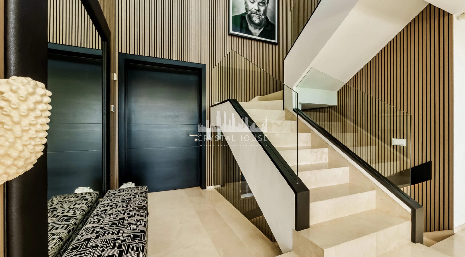 Welcome to Los Olivos 5, a modern masterpiece nestled in the heart of Nueva Andalucía’s prestigious Golf Valley.