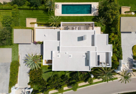 This spectacular villa is situated in Green 10 within the prestigious Finca Cortesin Resort.