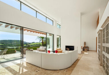 This spectacular villa is situated in Green 10 within the prestigious Finca Cortesin Resort.