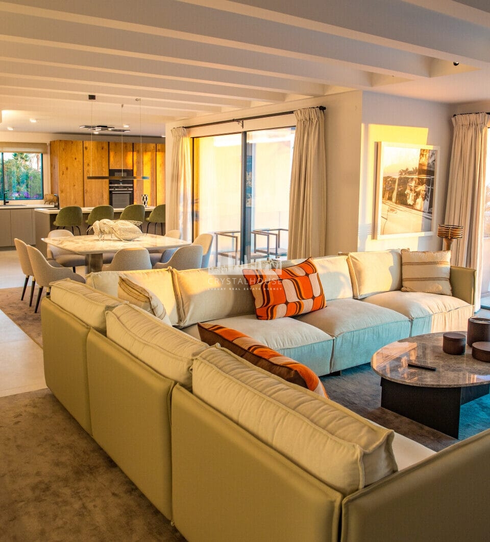 Situated on Marbella’s prestigious Golden Mile, this beautifully renovated villa offers luxury, privacy, and sustainability in one of the area’s most sought-after locations.