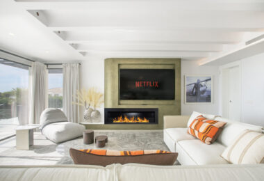 Situated on Marbella’s prestigious Golden Mile, this beautifully renovated villa offers luxury, privacy, and sustainability in one of the area’s most sought-after locations.
