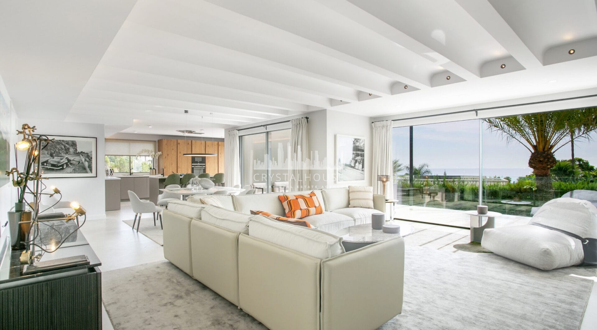 Situated on Marbella’s prestigious Golden Mile, this beautifully renovated villa offers luxury, privacy, and sustainability in one of the area’s most sought-after locations.