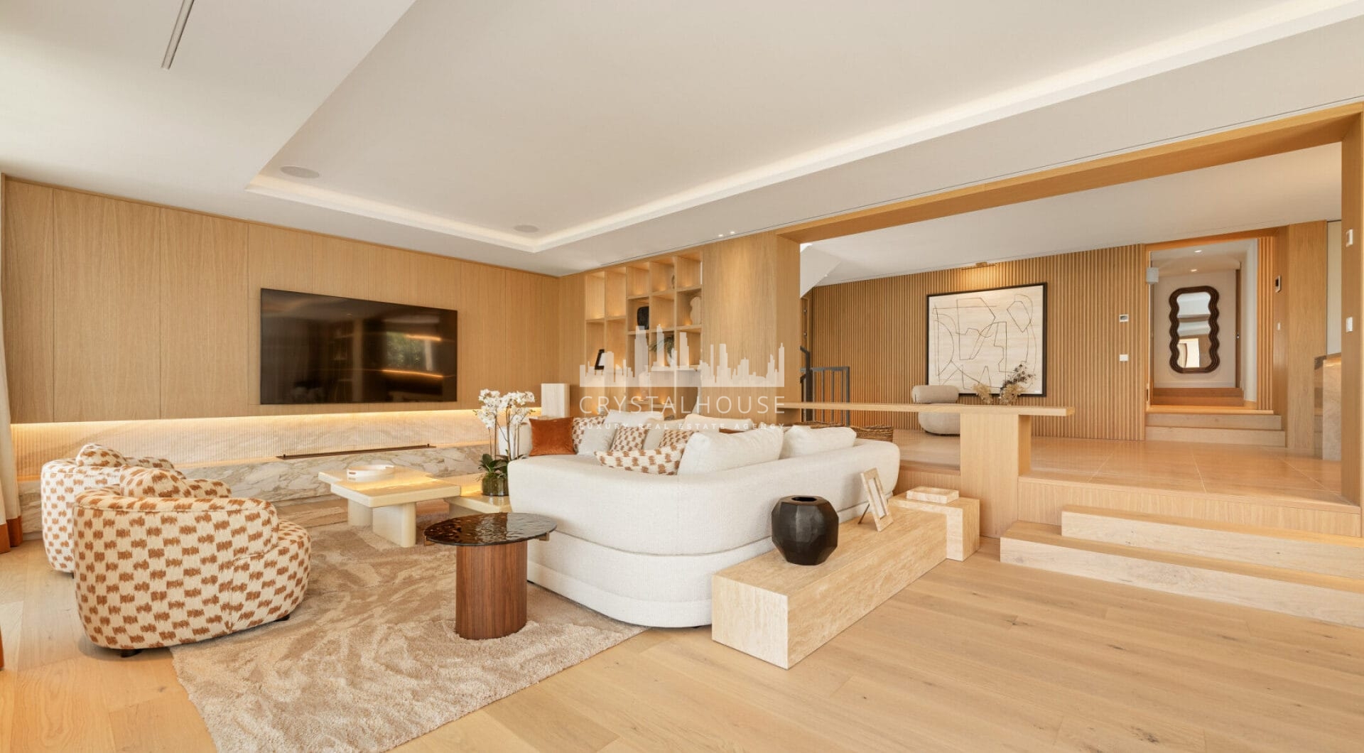 Villa Salina, located in the prestigious enclave of Nueva Andalucía, is a striking five-bedroom residence meticulously designed by the acclaimed GC Studio.