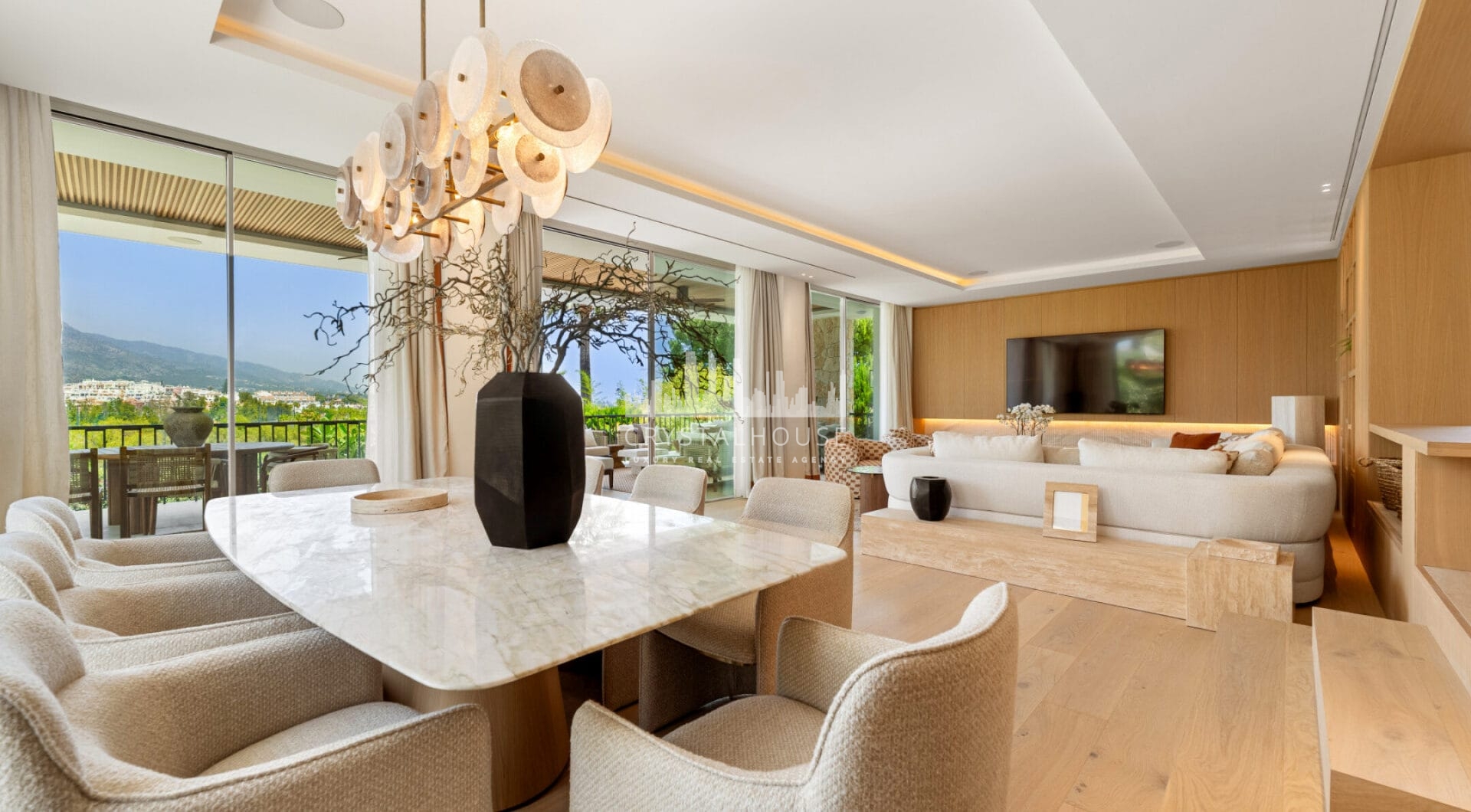 Villa Salina, located in the prestigious enclave of Nueva Andalucía, is a striking five-bedroom residence meticulously designed by the acclaimed GC Studio.