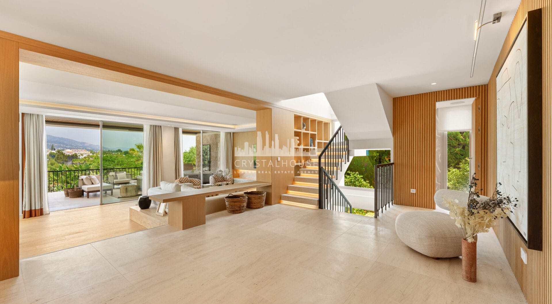 Villa Salina, located in the prestigious enclave of Nueva Andalucía, is a striking five-bedroom residence meticulously designed by the acclaimed GC Studio.