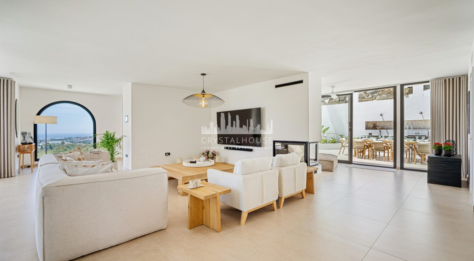 Welcome to Villa Luma, a beautifully reimagined Mediterranean residence located in the prestigious enclave of Las Lomas de Nueva Andalucía.