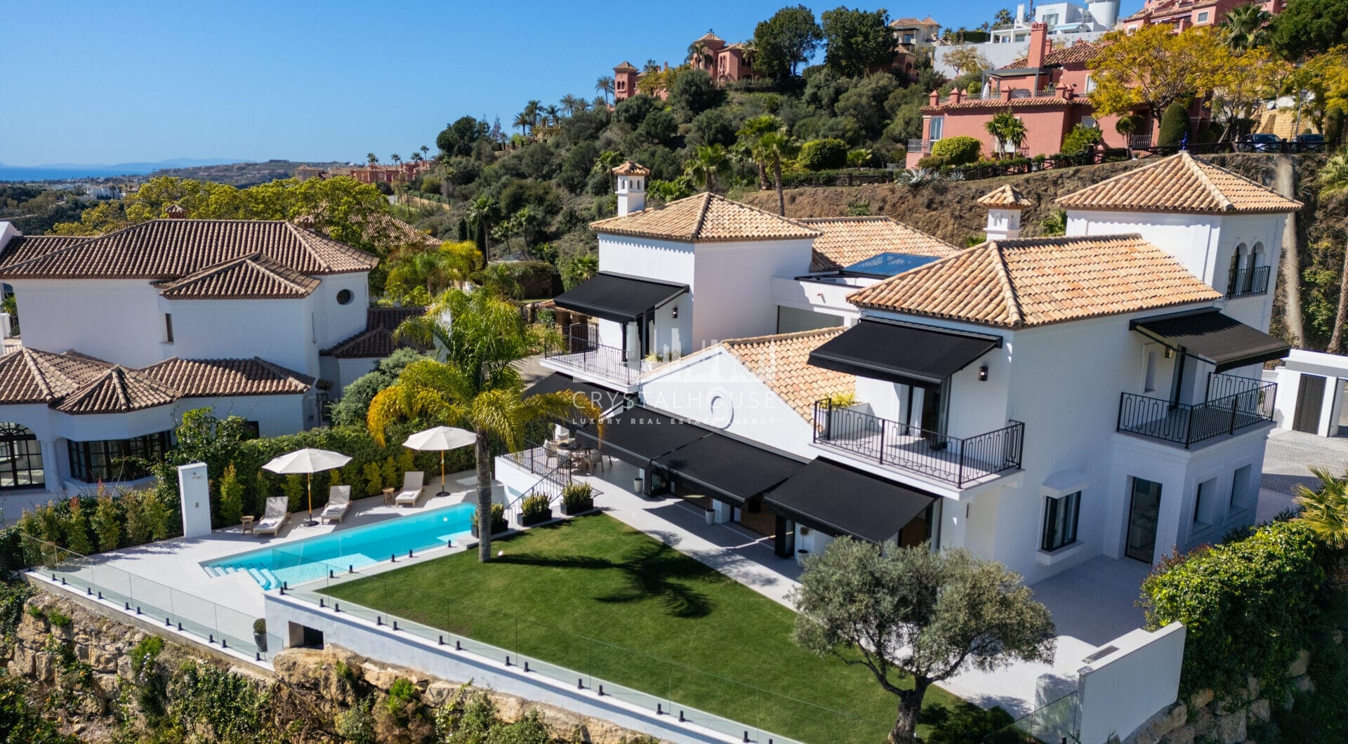 Villa Almira is a stunning property that offers breathtaking panoramic views of the Mediterranean Sea, La Concha mountain, and the surrounding countryside.