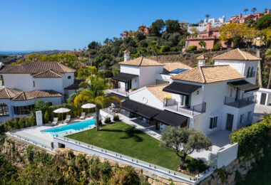 Villa Almira is a stunning property that offers breathtaking panoramic views of the Mediterranean Sea, La Concha mountain, and the surrounding countryside.