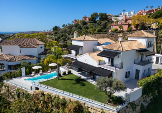 Villa Almira is a stunning property that offers breathtaking panoramic views of the Mediterranean Sea, La Concha mountain, and the surrounding countryside.