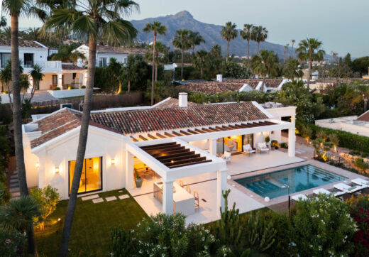 Welcome to Casa Olivo, a beautifully reimagined single-level villa nestled in the heart of Nueva Andalucía, just minutes from the renowned Los Naranjos Golf Course.