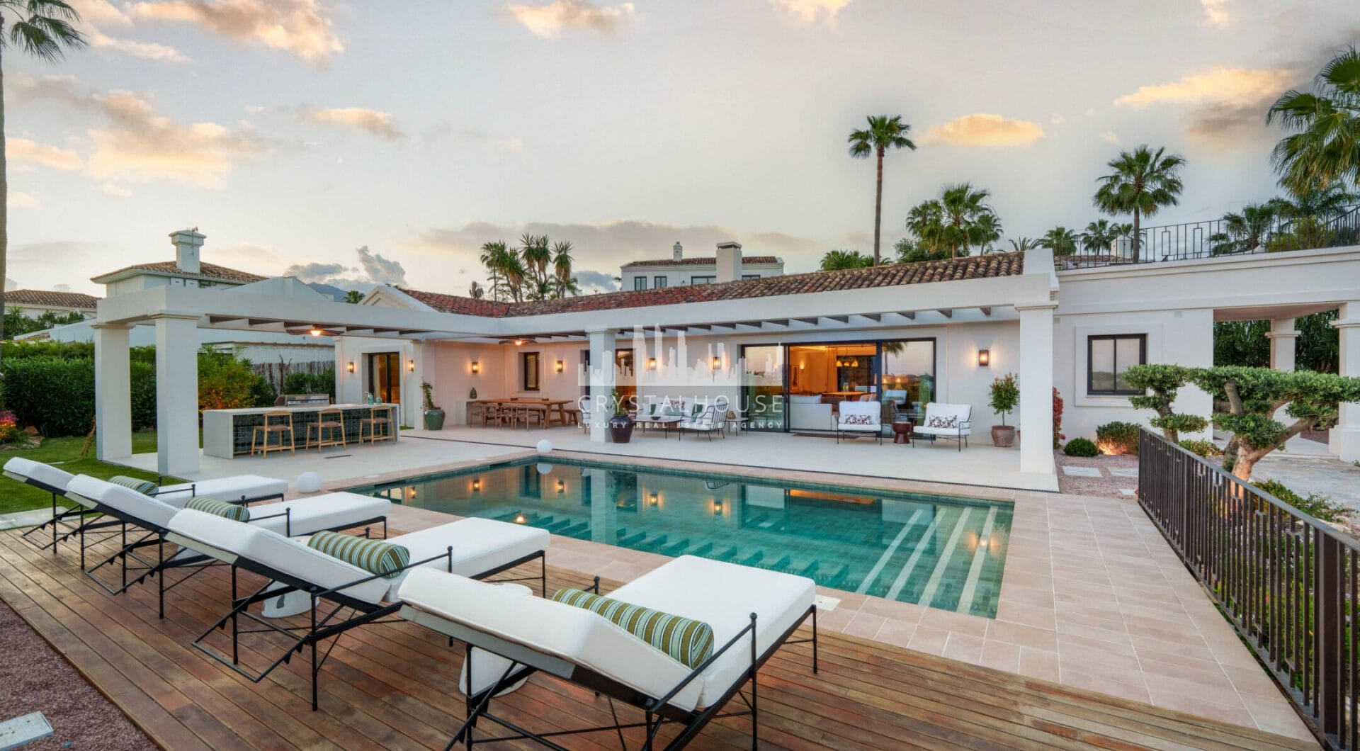 Welcome to Casa Olivo, a beautifully reimagined single-level villa nestled in the heart of Nueva Andalucía, just minutes from the renowned Los Naranjos Golf Course.