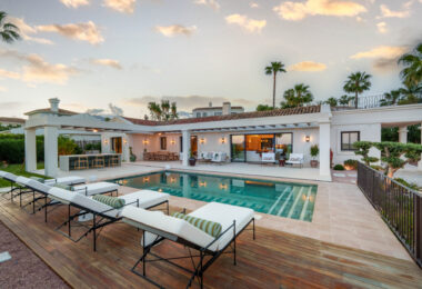 Welcome to Casa Olivo, a beautifully reimagined single-level villa nestled in the heart of Nueva Andalucía, just minutes from the renowned Los Naranjos Golf Course.