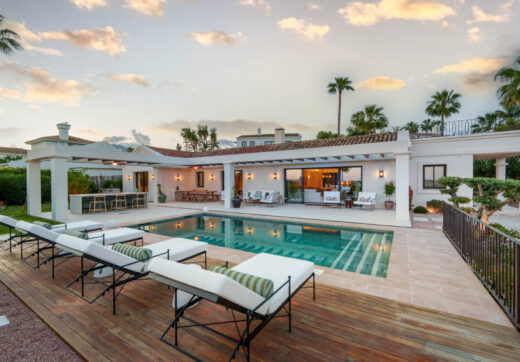Welcome to Casa Olivo, a beautifully reimagined single-level villa nestled in the heart of Nueva Andalucía, just minutes from the renowned Los Naranjos Golf Course.