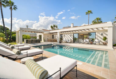 Welcome to Casa Olivo, a beautifully reimagined single-level villa nestled in the heart of Nueva Andalucía, just minutes from the renowned Los Naranjos Golf Course.