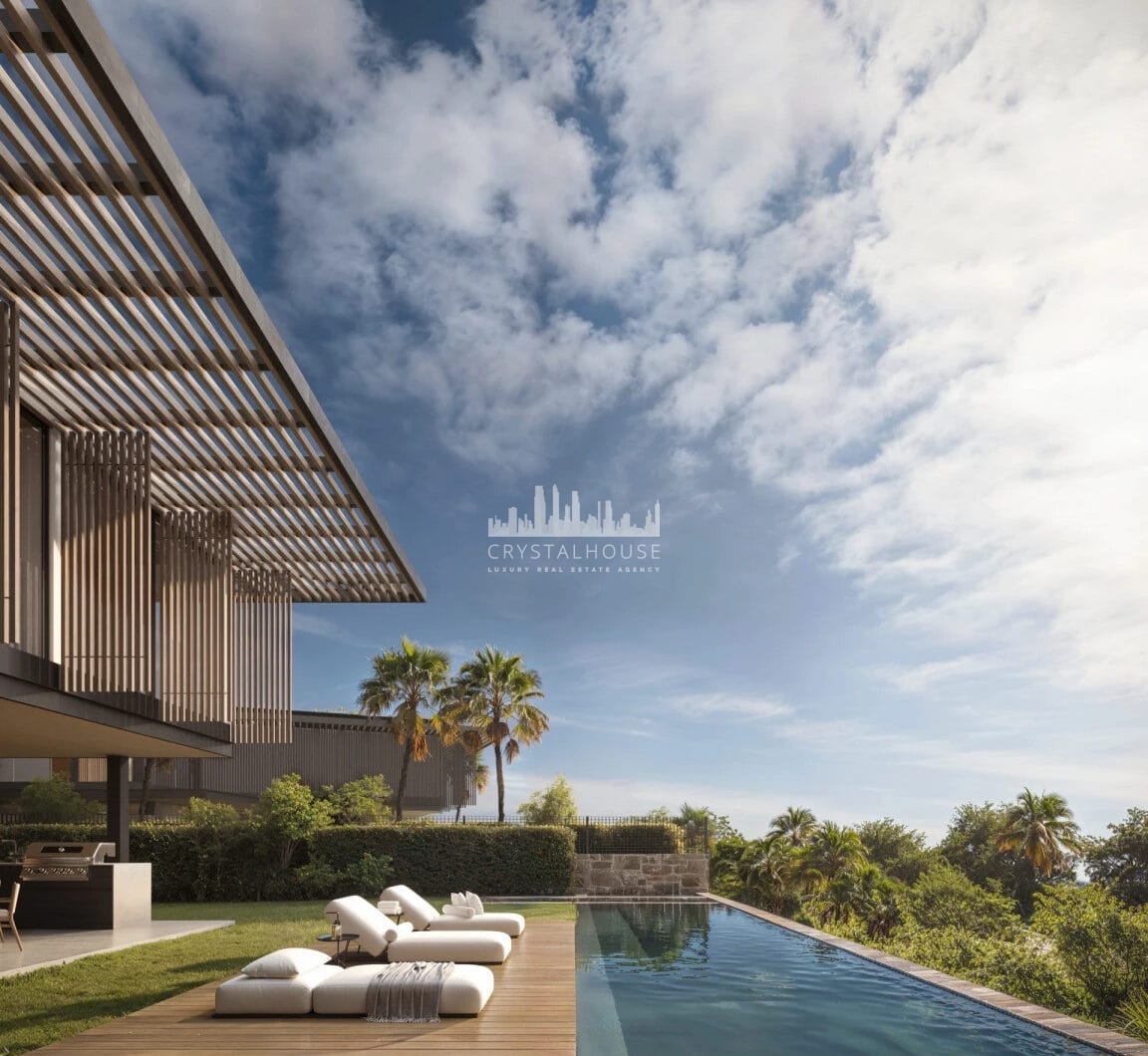 Situated in the exclusive neighbourhood of La Cerquilla, this exceptional modern villa, designed by Jacobsen Arquitectura, is currently under construction and promises to deliver a seamless fusion of contemporary elegance and natural beauty.