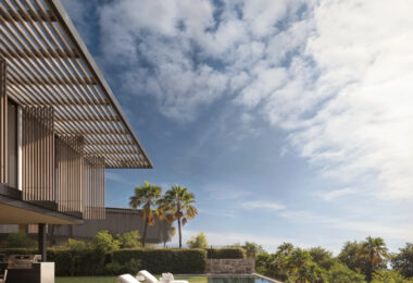 Situated in the exclusive neighbourhood of La Cerquilla, this exceptional modern villa, designed by Jacobsen Arquitectura, is currently under construction and promises to deliver a seamless fusion of contemporary elegance and natural beauty.