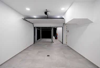 Luxury Villa in Rio Verde, Just 100m from the Beach