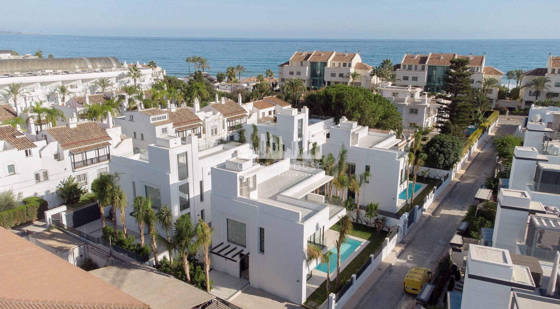 Luxury Villa in Rio Verde, Just 100m from the Beach