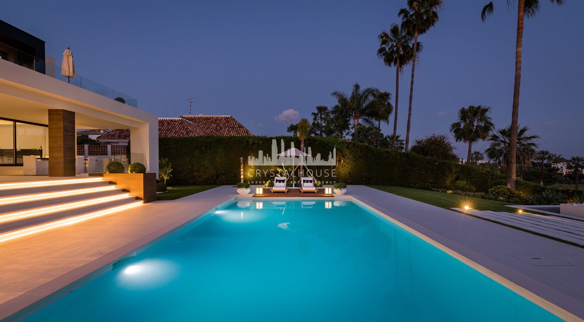 Exceptional Front Line Golf Villa in Nueva Andalucía