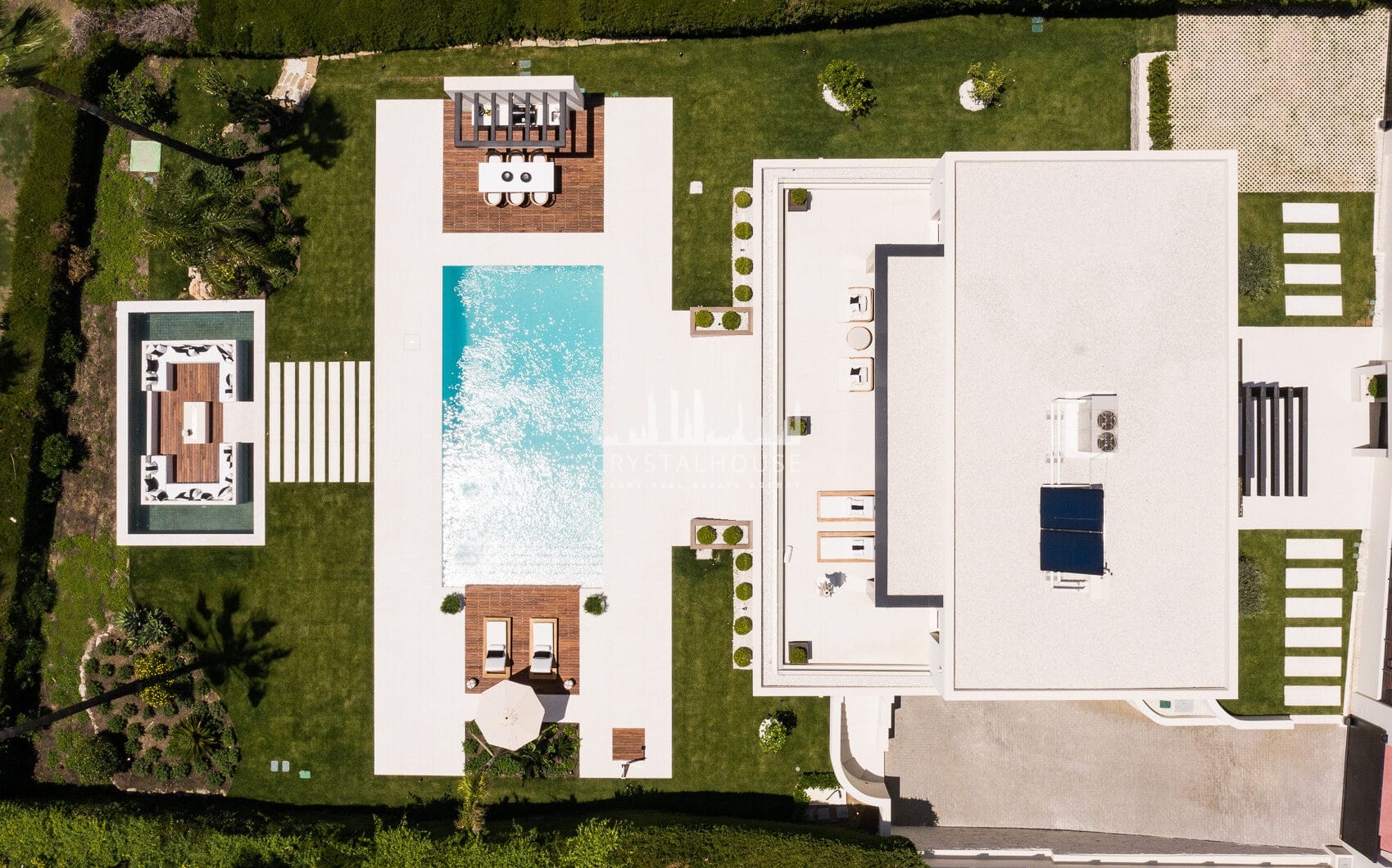 Exceptional Front Line Golf Villa in Nueva Andalucía