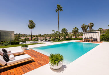Exceptional Front Line Golf Villa in Nueva Andalucía