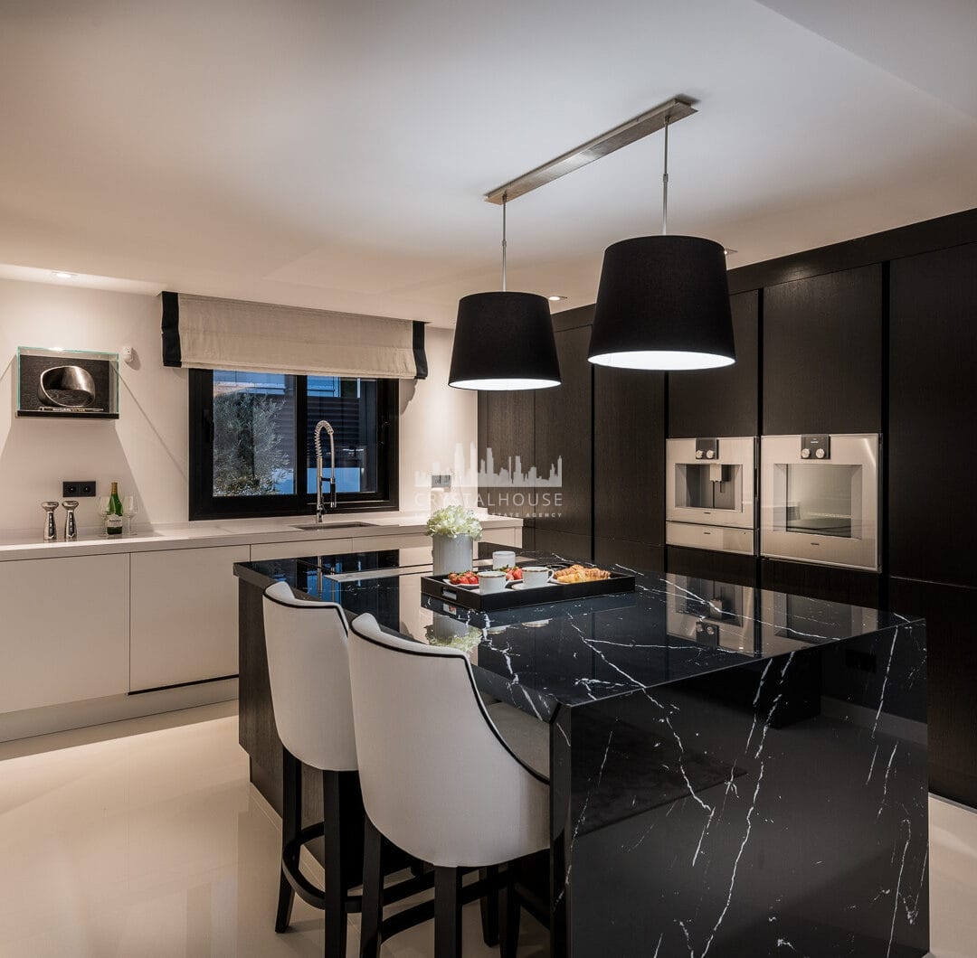 Exceptional Front Line Golf Villa in Nueva Andalucía