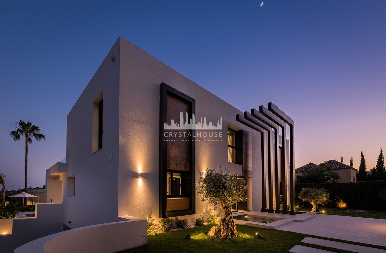 Exceptional Front Line Golf Villa in Nueva Andalucía