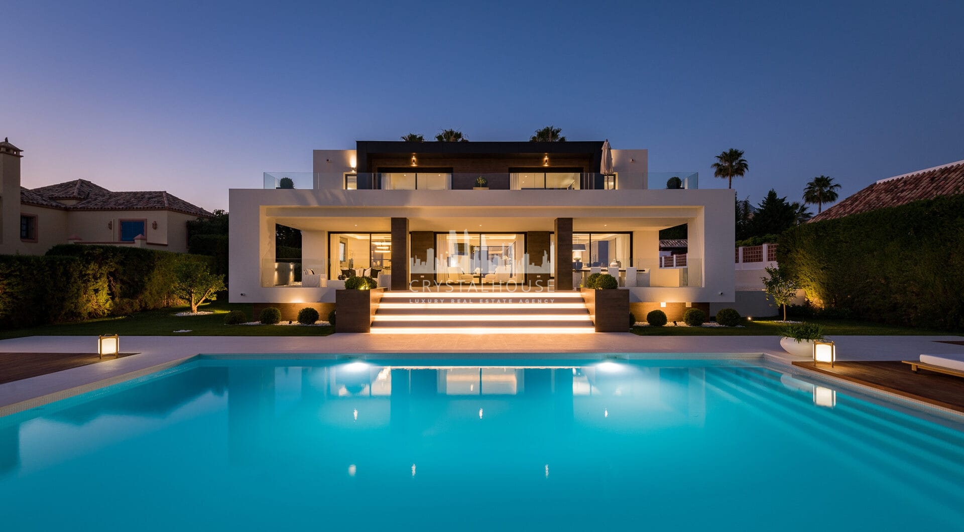 Exceptional Front Line Golf Villa in Nueva Andalucía