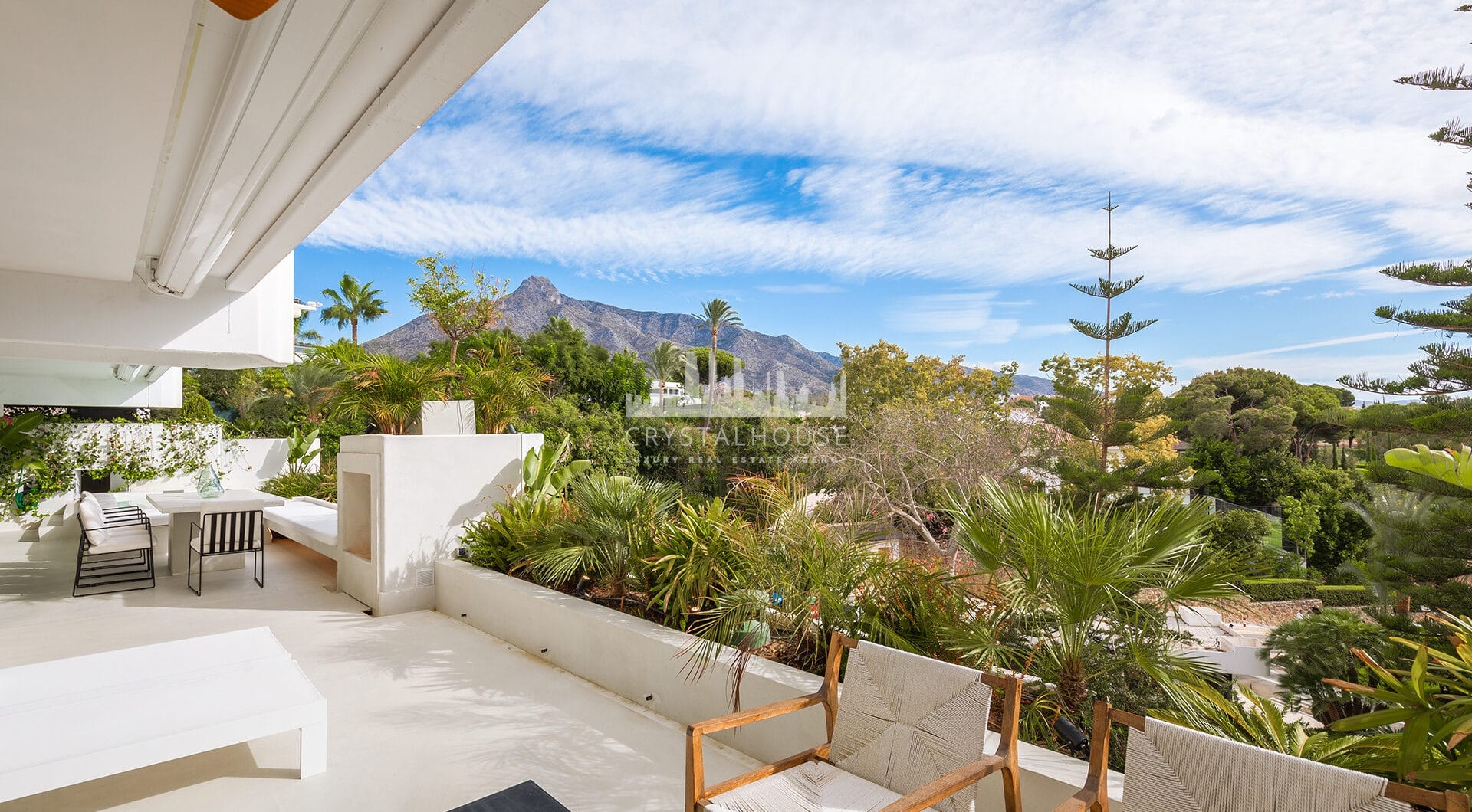 Renovated Apartment in Las Lomas with Heated Pool and Mountain Views