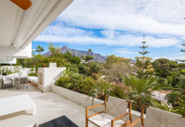 Renovated Apartment in Las Lomas with Heated Pool and Mountain Views