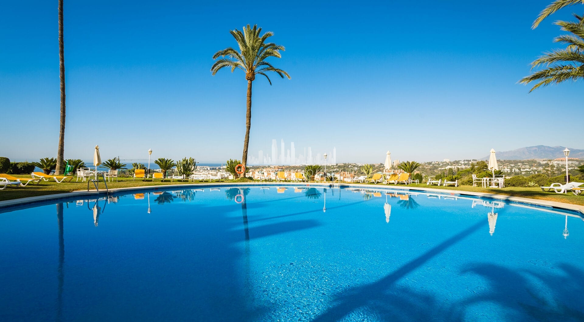 Renovated Apartment in Las Lomas with Heated Pool and Mountain Views