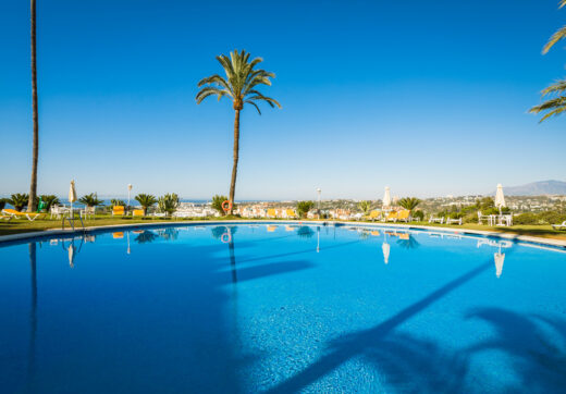 Renovated Apartment in Las Lomas with Heated Pool and Mountain Views