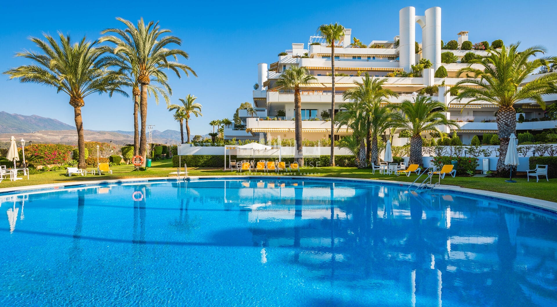 Renovated Apartment in Las Lomas with Heated Pool and Mountain Views