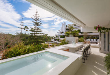 Renovated Apartment in Las Lomas with Heated Pool and Mountain Views
