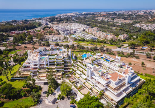 Renovated Apartment in Las Lomas with Heated Pool and Mountain Views
