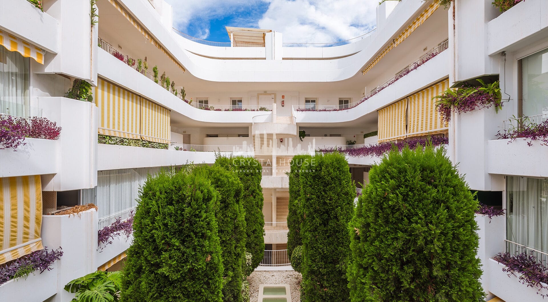 Renovated Apartment in Las Lomas with Heated Pool and Mountain Views