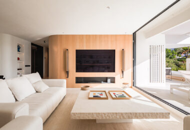 Renovated Apartment in Las Lomas with Heated Pool and Mountain Views