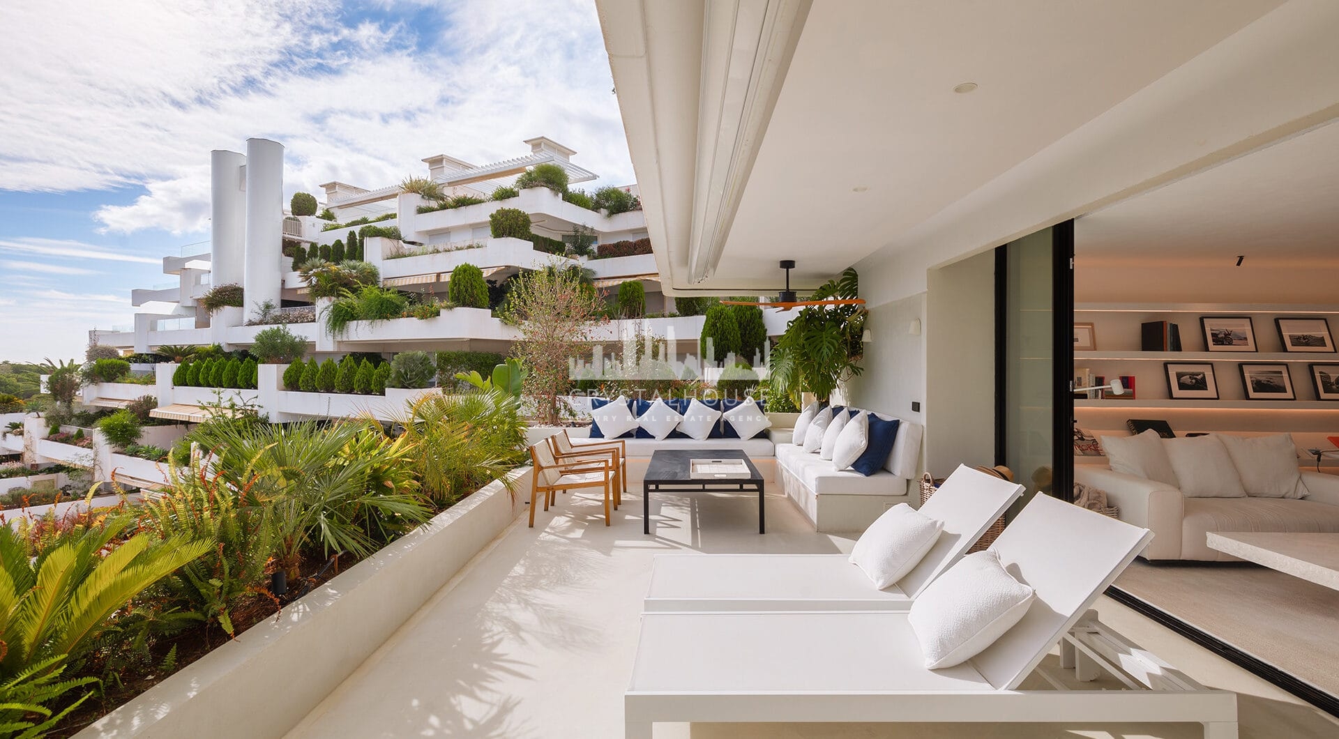 Renovated Apartment in Las Lomas with Heated Pool and Mountain Views
