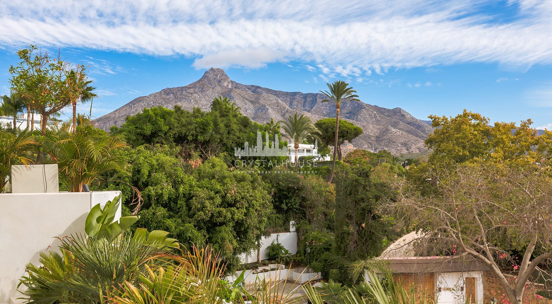 Renovated Apartment in Las Lomas with Heated Pool and Mountain Views