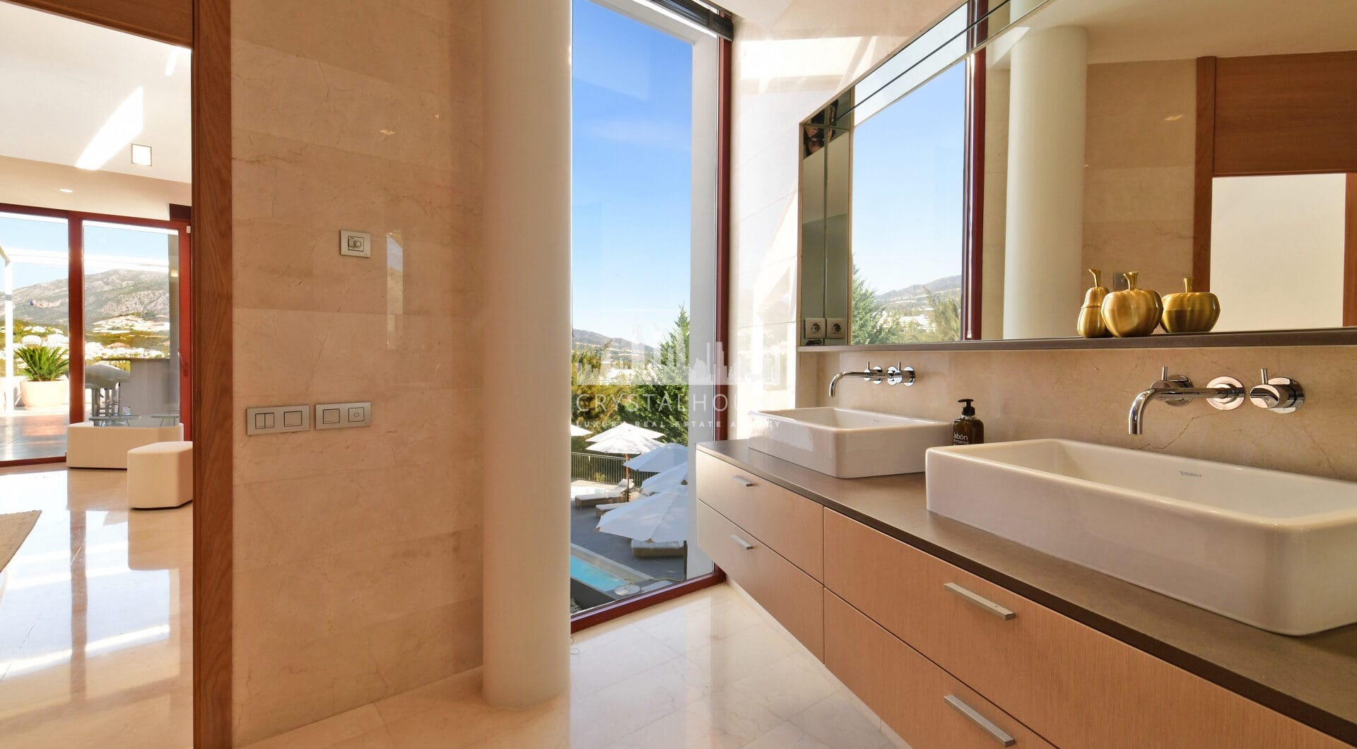 Contemporary Villa with Private Pool &amp; Garden in Los Naranjos