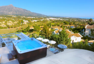 Contemporary Villa with Private Pool &amp; Garden in Los Naranjos
