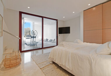 Contemporary Villa with Private Pool &amp; Garden in Los Naranjos