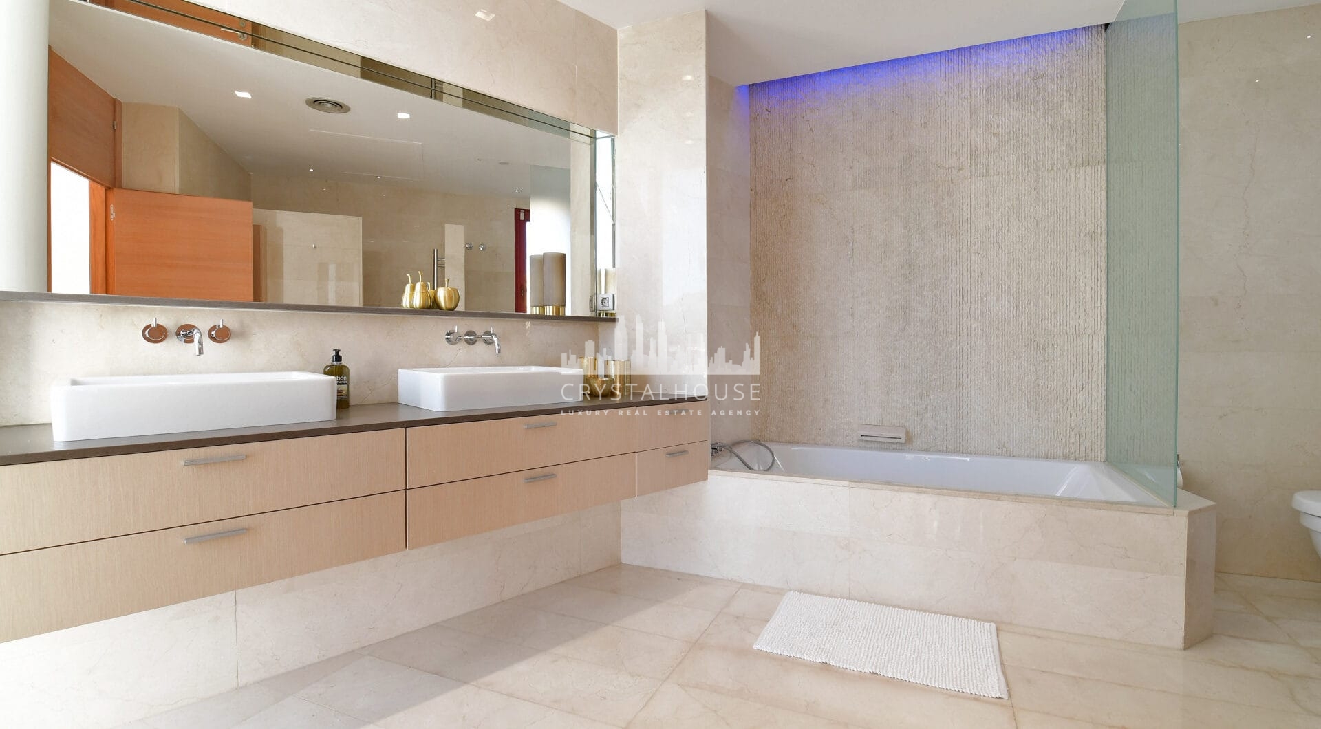 Contemporary Villa with Private Pool &amp; Garden in Los Naranjos