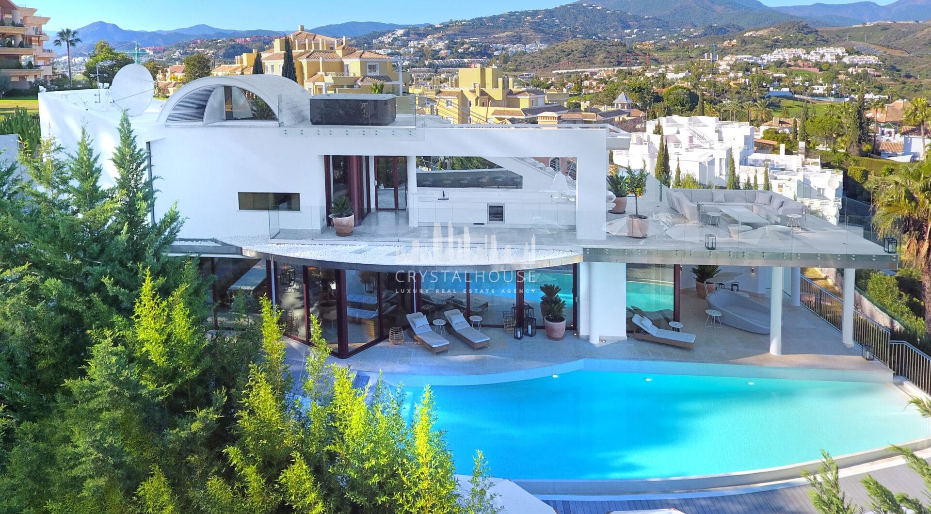 Contemporary Villa with Private Pool &amp; Garden in Los Naranjos