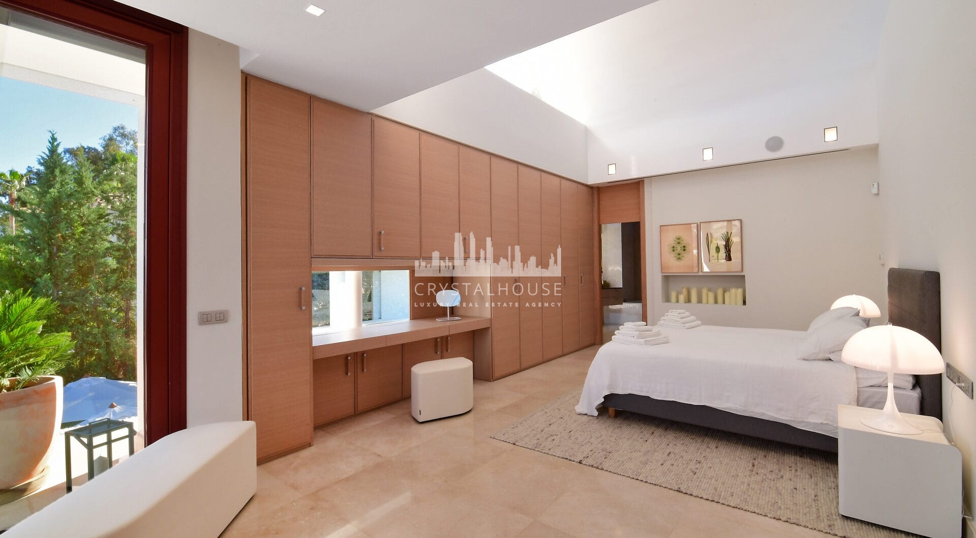 Contemporary Villa with Private Pool &amp; Garden in Los Naranjos
