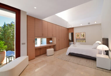 Contemporary Villa with Private Pool &amp; Garden in Los Naranjos