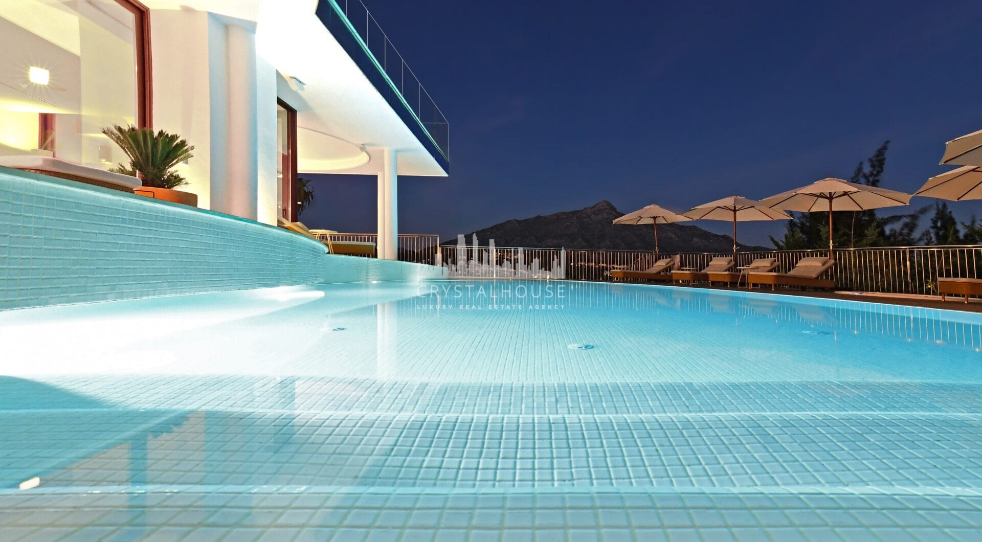 Contemporary Villa with Private Pool &amp; Garden in Los Naranjos